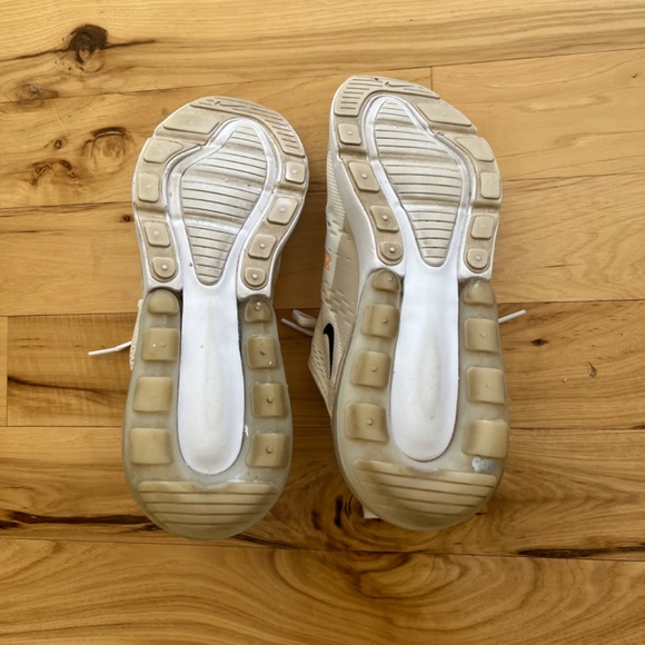 Womens Nike Air 27c